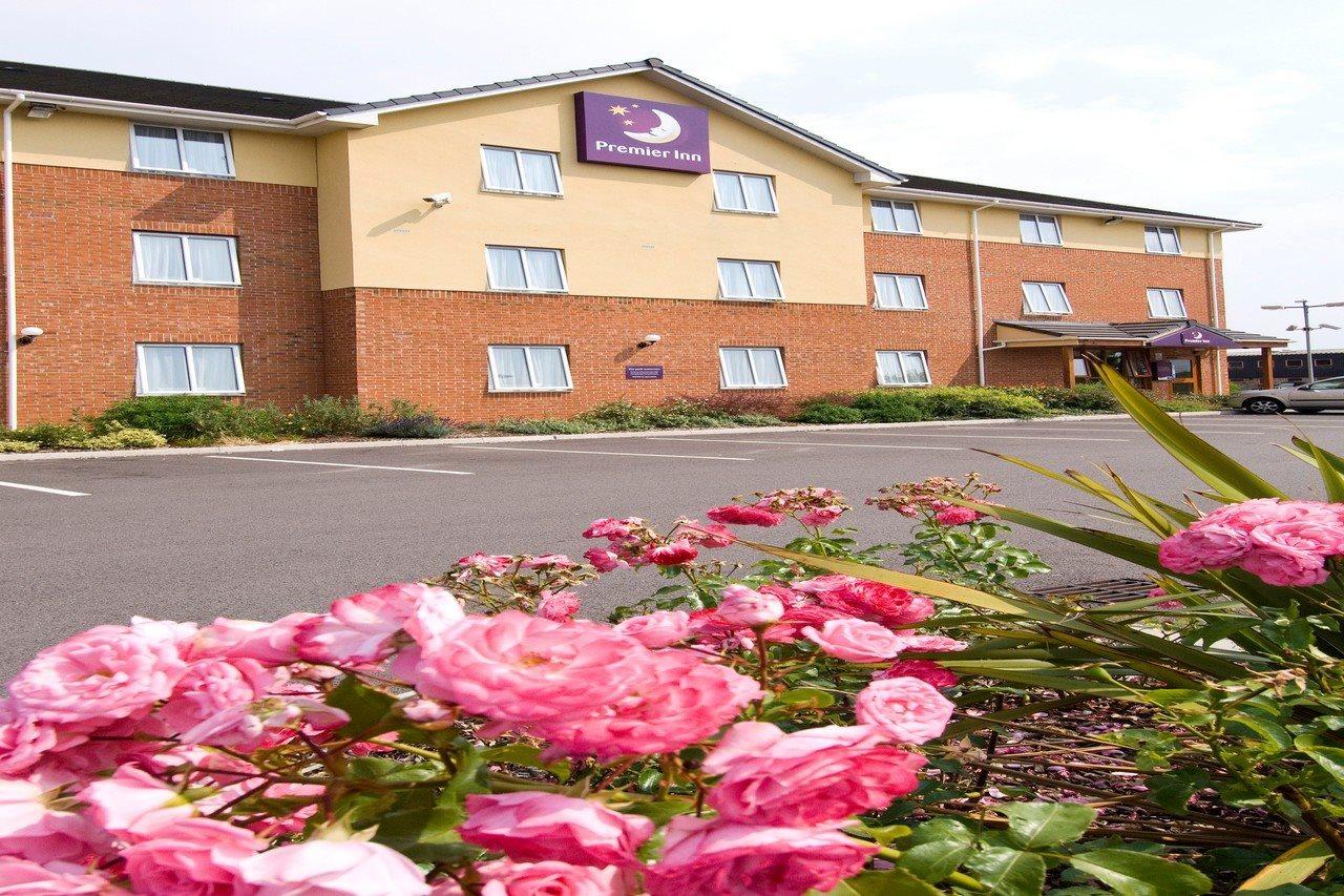 Premier Inn Swindon Central Экстерьер фото