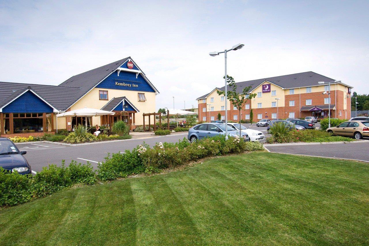 Premier Inn Swindon Central Экстерьер фото