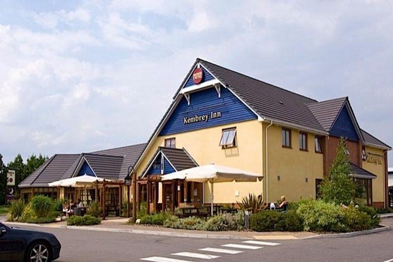 Premier Inn Swindon Central Экстерьер фото